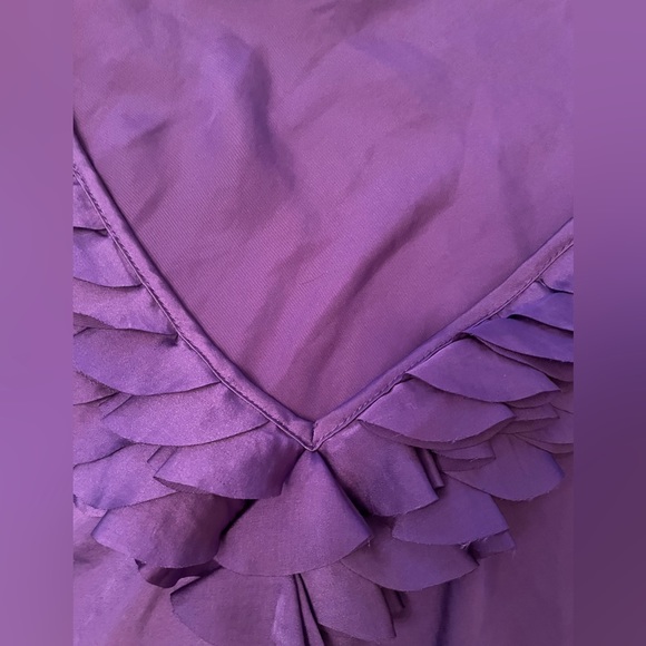 🦋 2 / $27 🦋Spense Medium Dark Purple flowy top. Curved hemline /petal shapes. - Picture 2 of 8